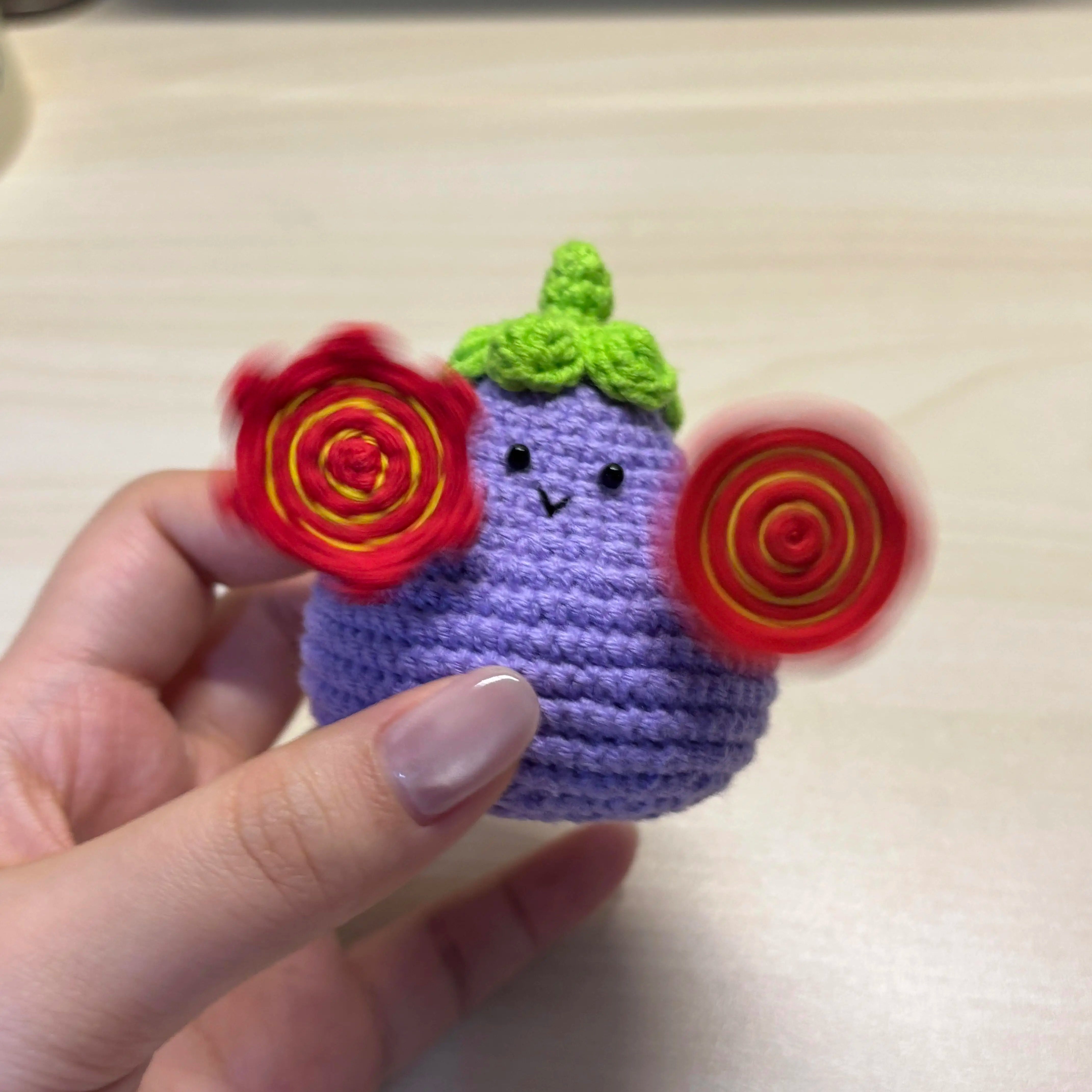 可爱茄子玩偶手工DIY毛线钩针编织材料包旋转紫色创意钥匙扣挂件,服饰配件/皮带/帽子/围巾,DIY编织材料包,淘宝优惠券,粉丝福利购,淘宝优惠卷