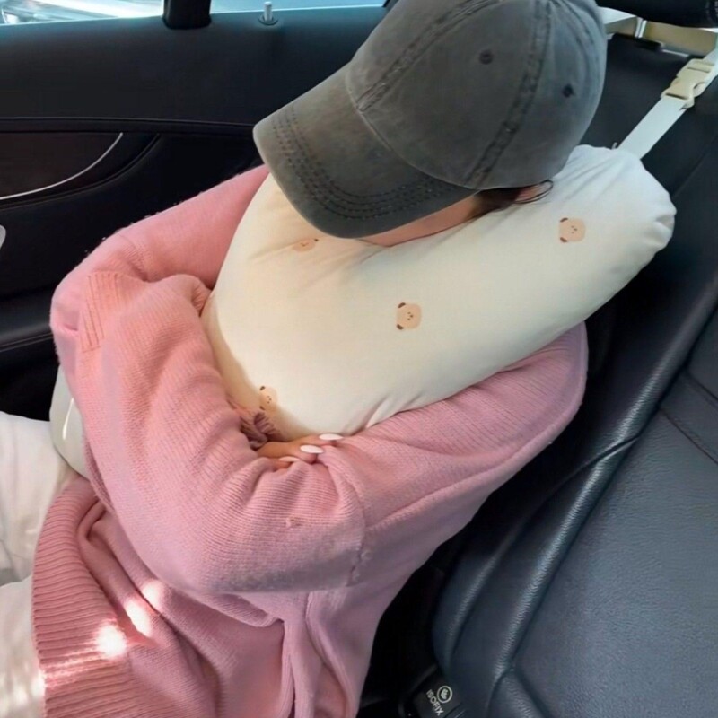 儿童车载睡觉神器汽车抱枕头护颈枕头护肩套车内後排安全带防勒脖
