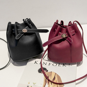 女士单肩包荔枝纹女包