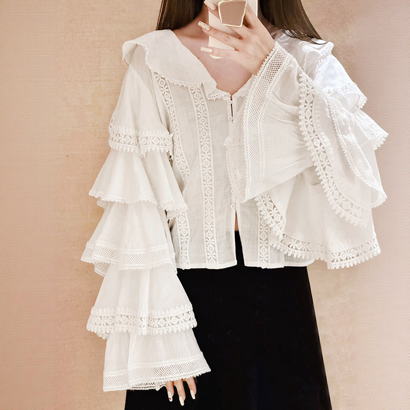 法式小众2026春夏浪漫女士荷叶V领别致蕾丝拼层叠喇叭袖衬衫女