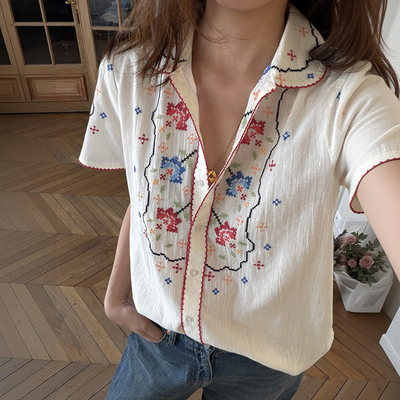 法式小众 2026夏季中古风撞色十字绣花卉俏皮娃娃领短袖衬衣女