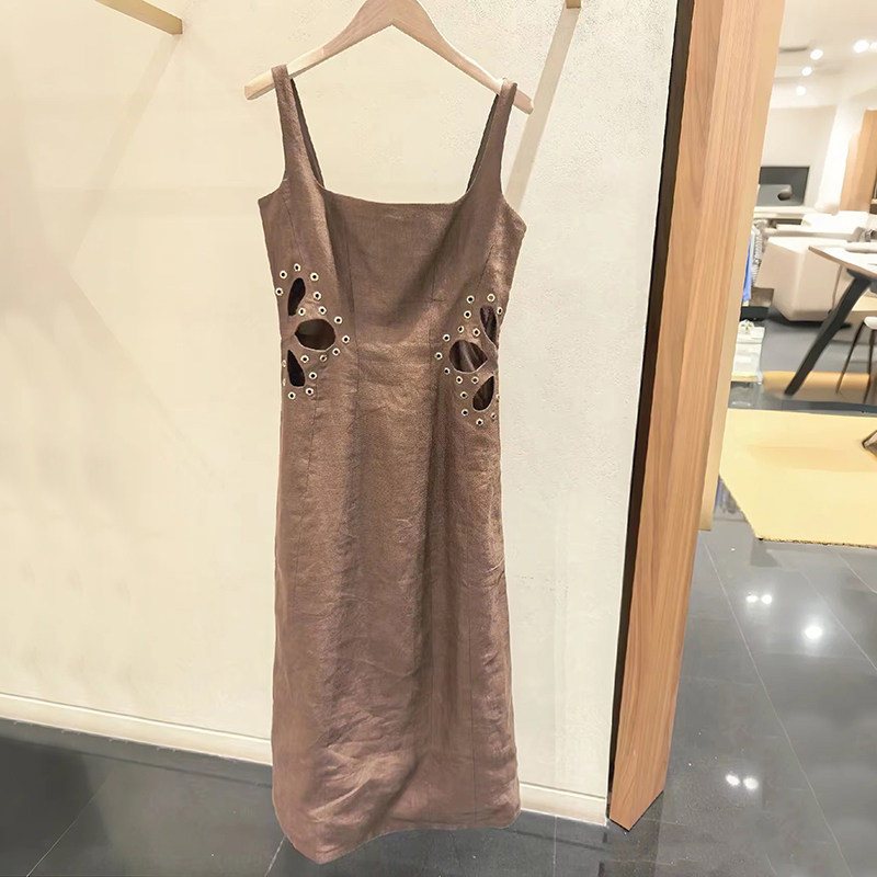 法式小众 2026夏季老钱风镂空露腰设计无袖方领复古色连衣裙女