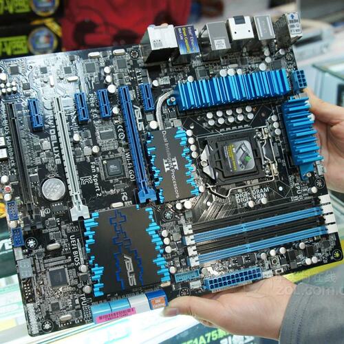 / P8Z77-V DELUXE Z77 支持 IvyBridge SNB 2600CPU 行货议价