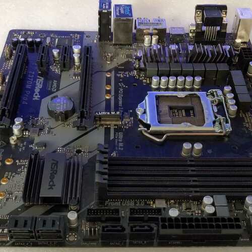 华擎Z370M Pro4 DDR4内存 1151接口集成黑板 HDMI DVI USB3.0接口