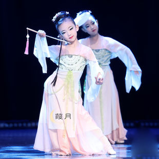 阳春三月儿童古典舞演出服春意浓桃之夭夭中国舞团扇道具舞蹈服装