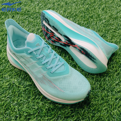 鸿星尔克奇弹碳板减震透气跑鞋