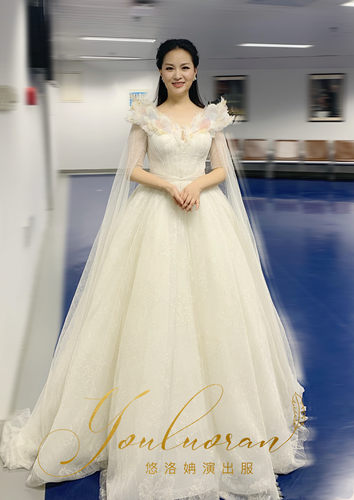 雷佳同款美声唱歌独唱礼服显瘦