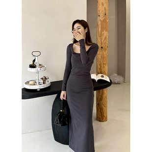 法式U型领连衣裙女修身剪裁垂坠面料显高约会穿搭自带温柔氛围感~