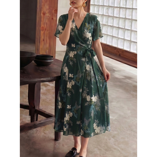 墨绿花卉印花裹身连衣裙女春夏V领侧绑带收腰显瘦气质茶歇长裙