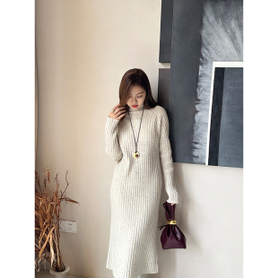 长款 简约针织连衣裙面料亲肤不扎身透气保暖剪裁修饰身形遮肉藏胯