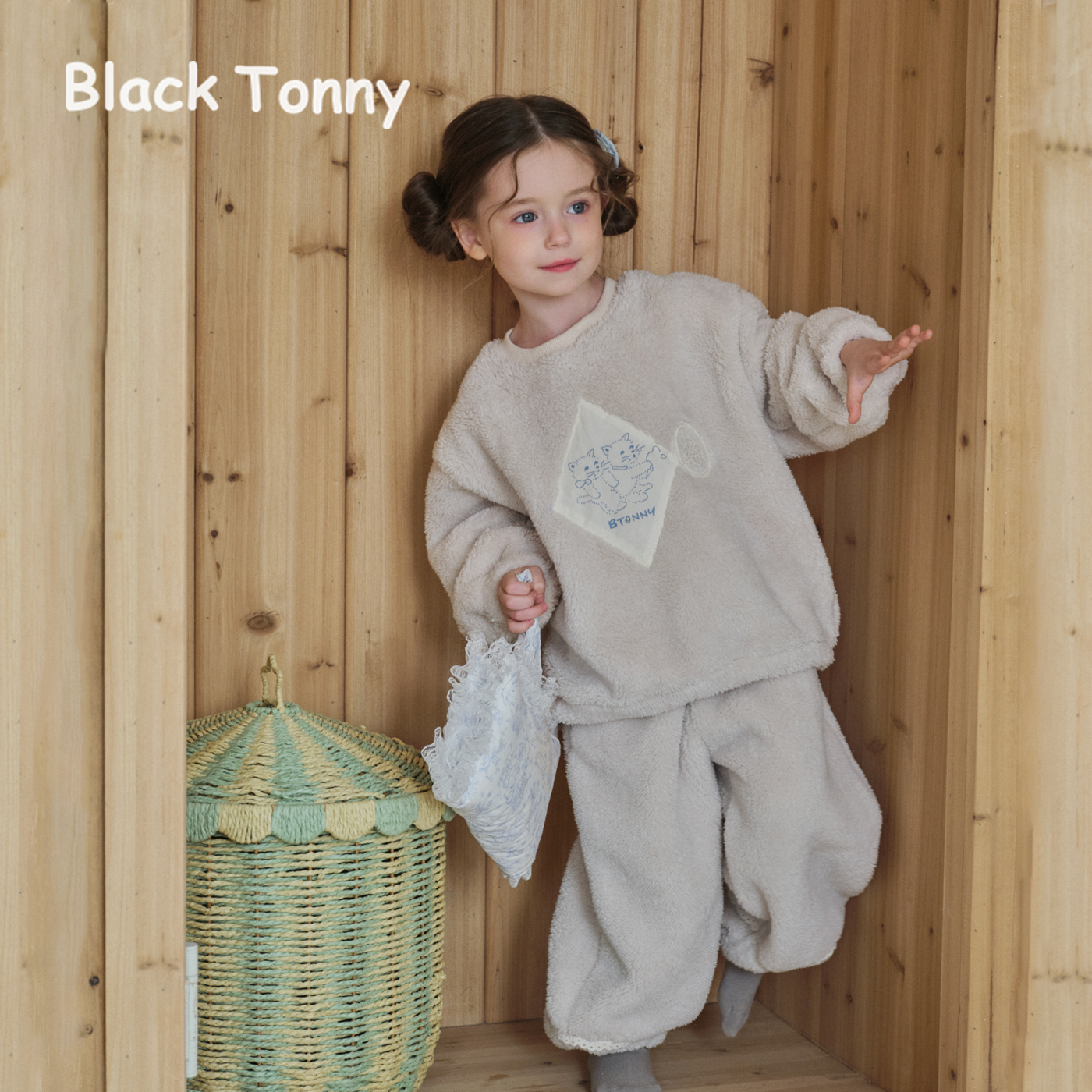 小黑托昵儿童睡衣女童秋冬珊瑚绒