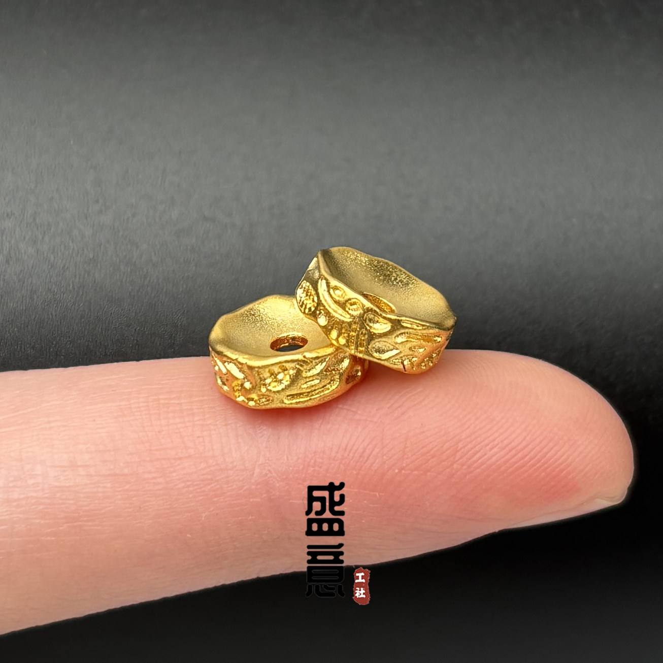 古法24K工艺黄金色骨藤熔岩卡环隔珠文玩手链手持108佛珠配珠