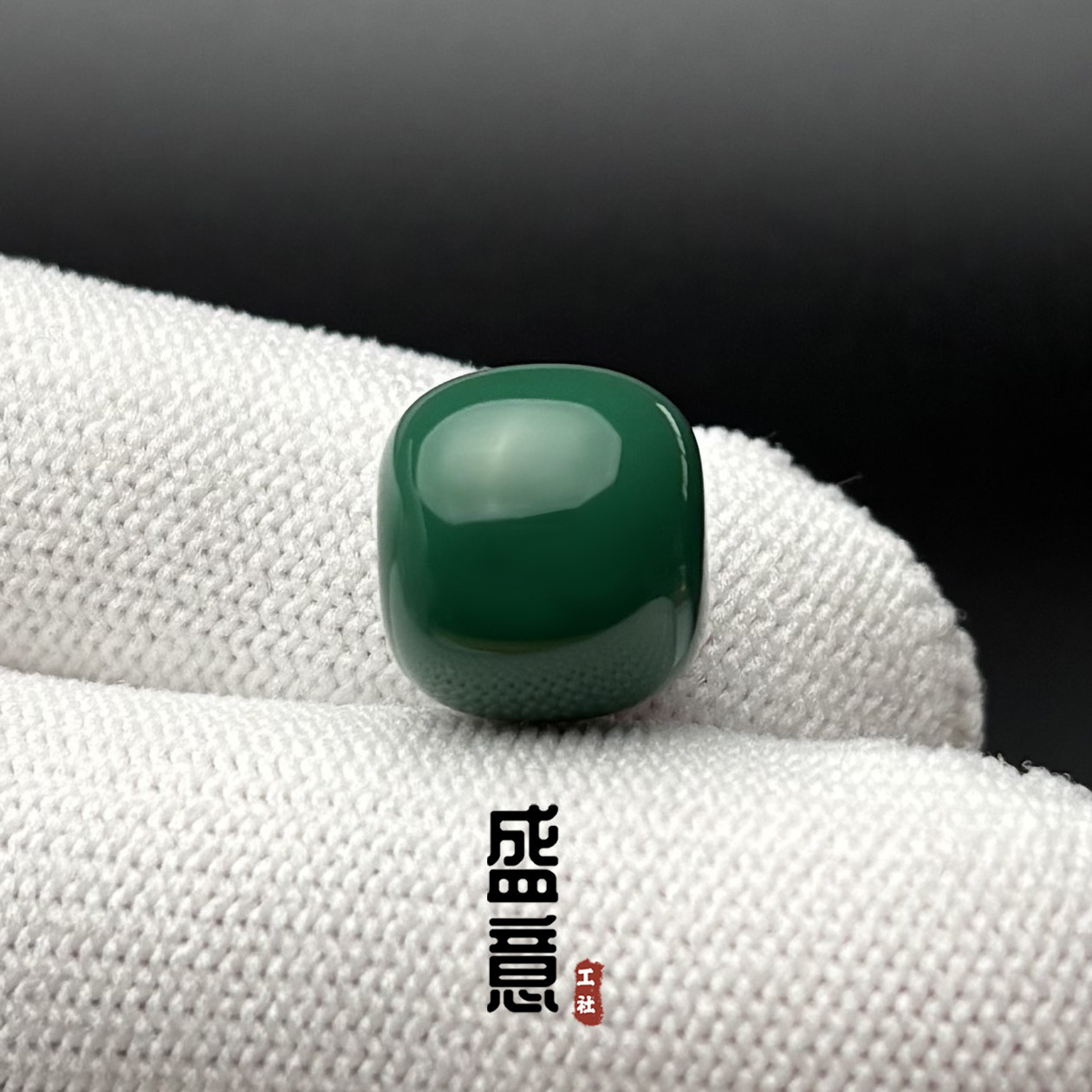 雪巴琉璃珠松石绿色老型桶珠腰珠顶珠单珠星月菩提猴头蜜蜡配珠