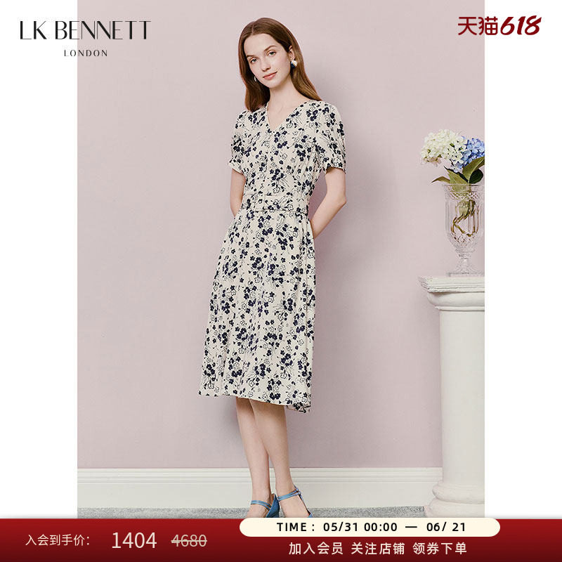 LK BENNETT米色连衣裙夏新款v领碎花法式收腰高级感印花