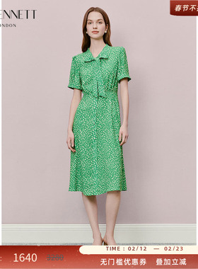 LK BENNETT绿色印花连衣裙2025年夏新款v领飘带法式醋纤飘逸优雅