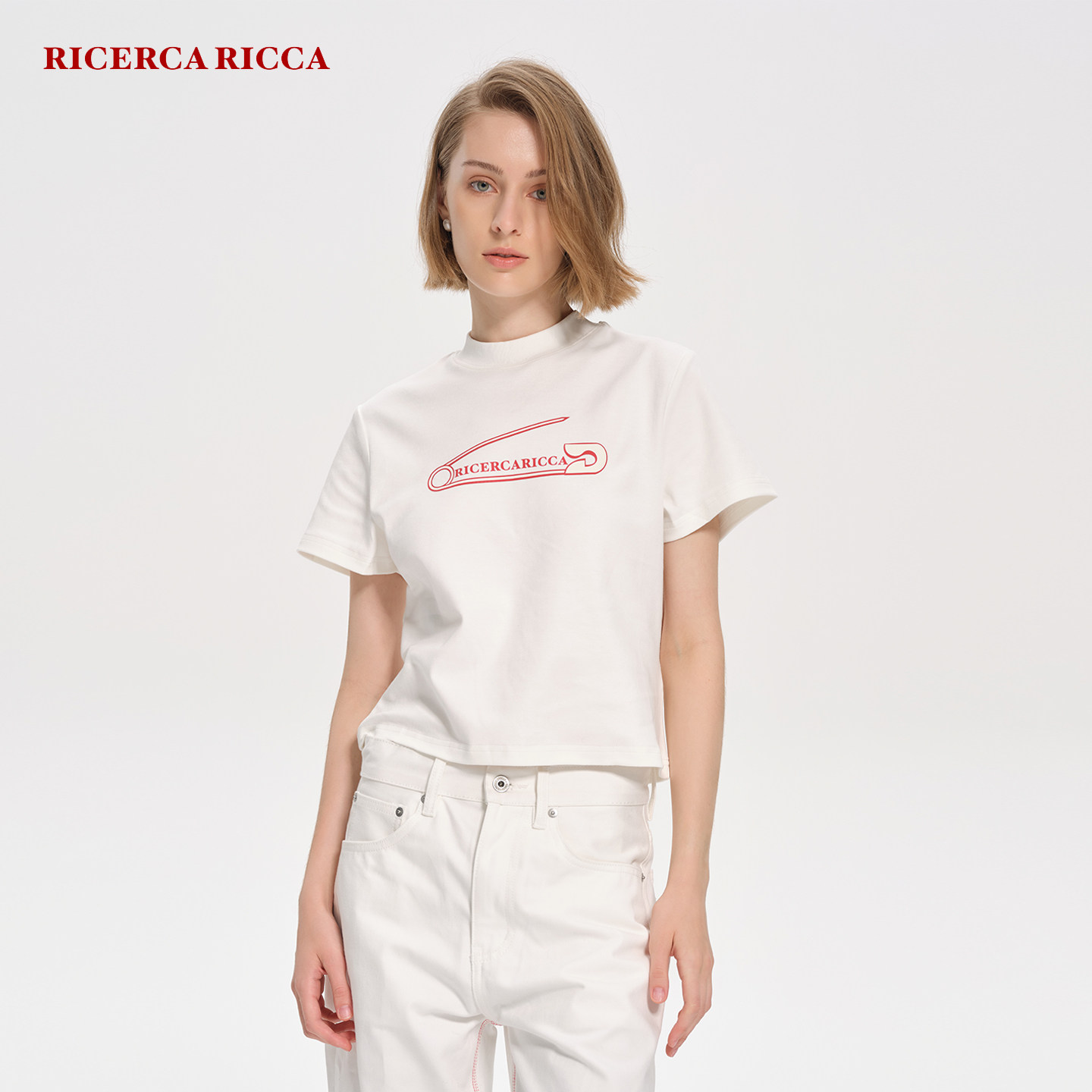 【RiRi】Ricerca Ricca 极简百搭别针印花凉感正肩短款短袖T恤女
