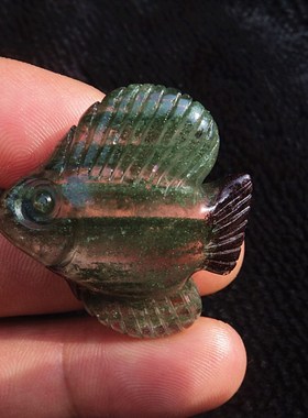 晶山角商城天然绿幽灵千层幽灵小鱼吊坠 高36×38×13mm16.7g