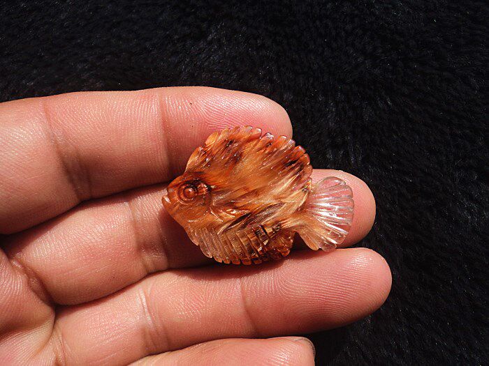 晶山角商城天然钛晶金发晶小鱼吊坠 高36×27×5mm6.2g