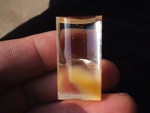 晶山角天然钛晶 金发晶 黄兔毛吊坠34*19*13mm16.7g