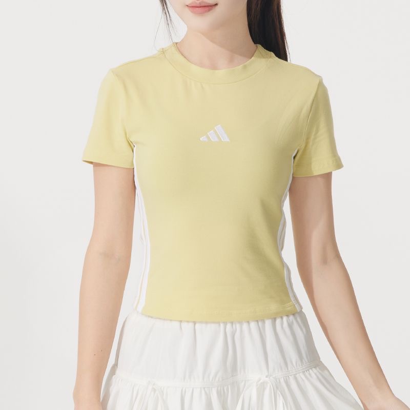 adidas 字母印花圆领运动休闲短袖T恤女款 JE1246