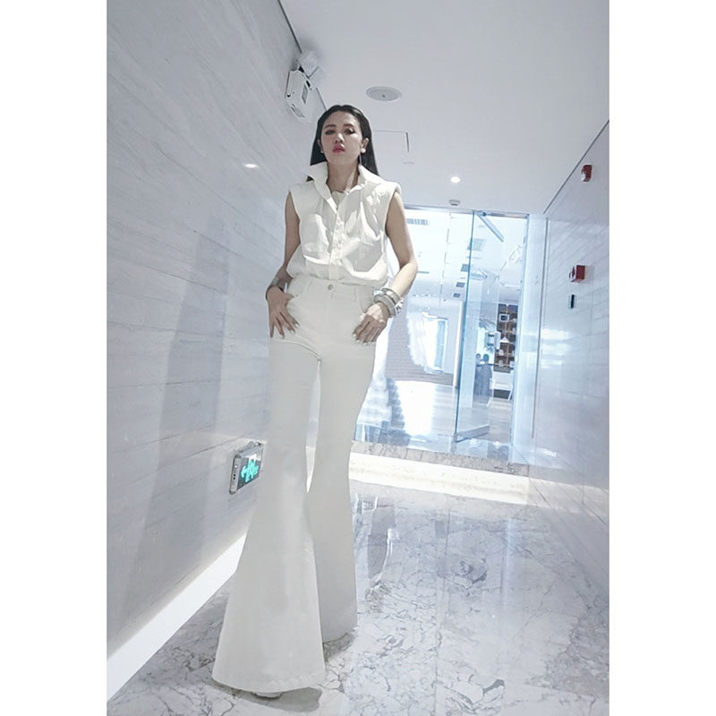 AOAOMISSSHOP  帅到没朋友的一条白色牛仔喇叭裤  不会透哦