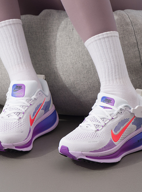 NIKE耐克女子VOMERO 18时尚潮流缓震运动训练跑步鞋HM6804-112