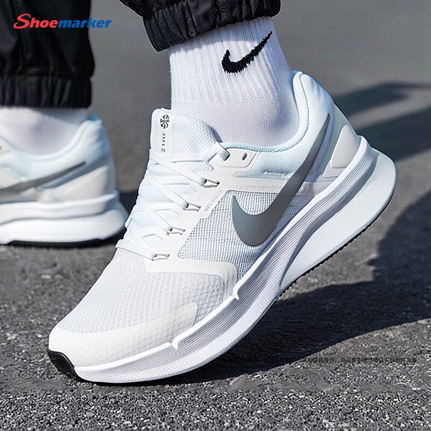 NIKE官方男款网面透气跑步鞋图片