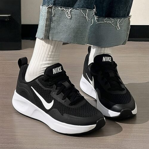 Nike耐克女夏季网面透气跑步鞋