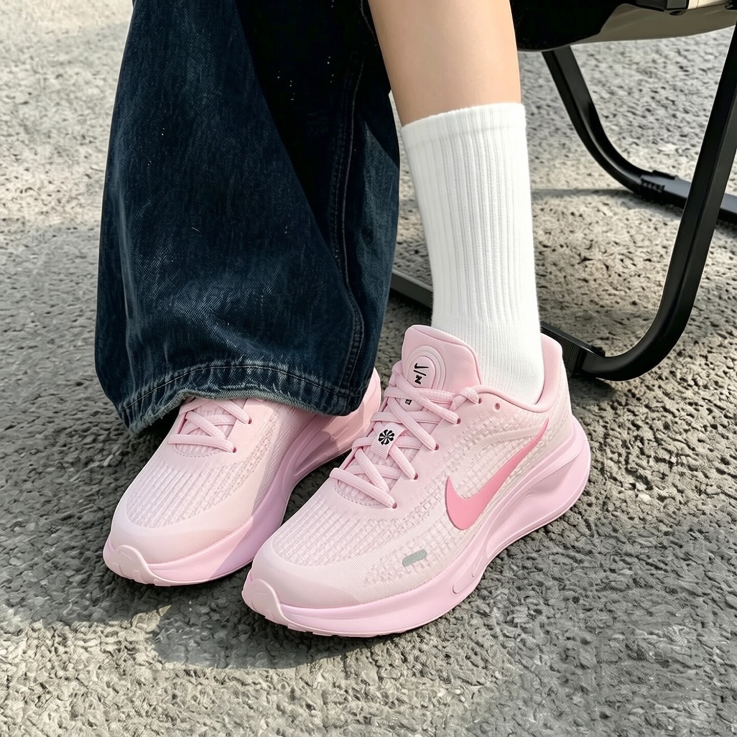 Nike耐克女子运动休闲鞋2026夏季女鞋新款透气舒适少女粉跑步鞋