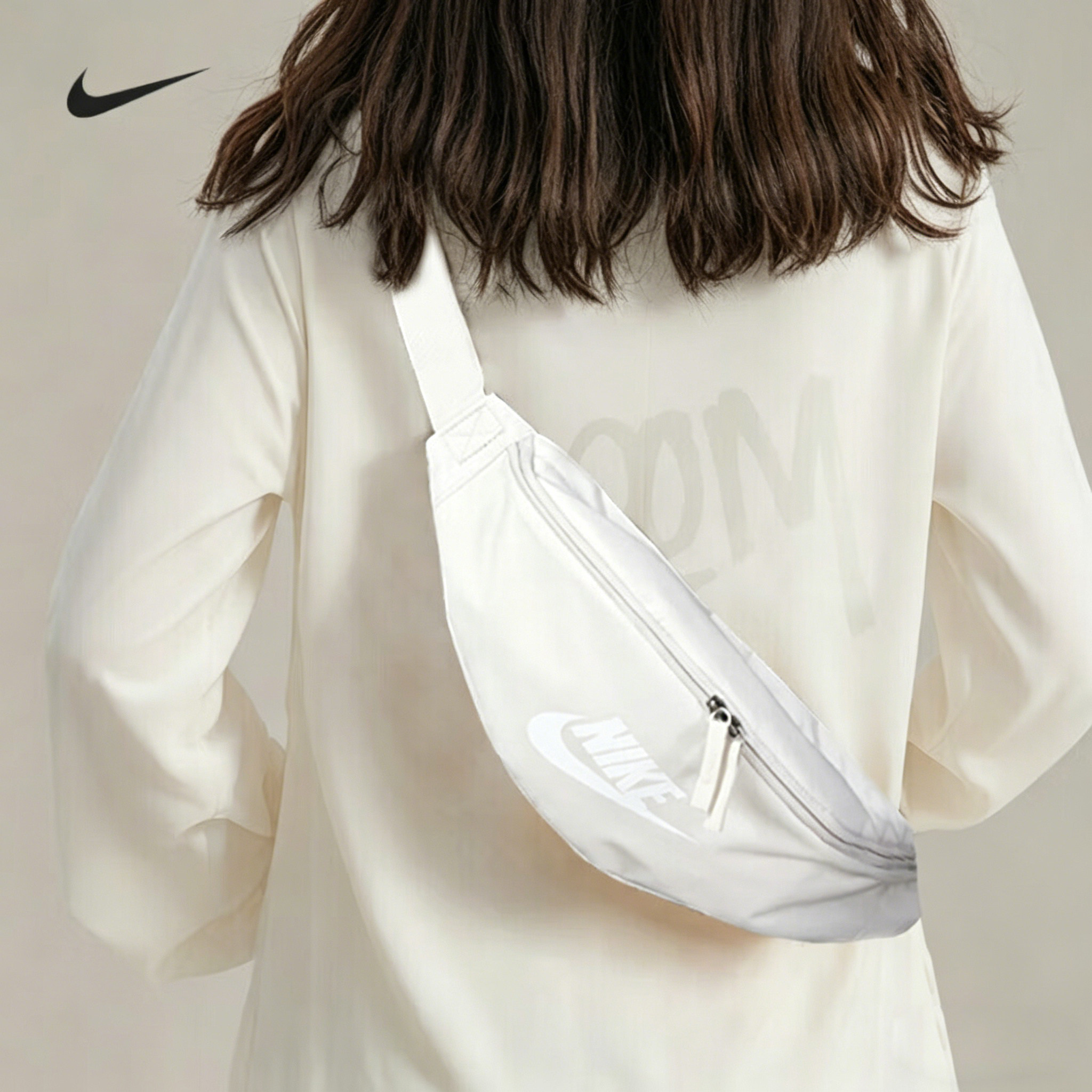 Nike耐克单肩包女生夏季新款手机包户外旅行时尚健身包腰包DB0