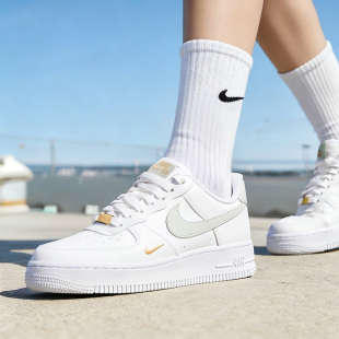 耐克空军一号女子平底运动鞋夏季板鞋NIKE AIR FORCE 1 CZ0270