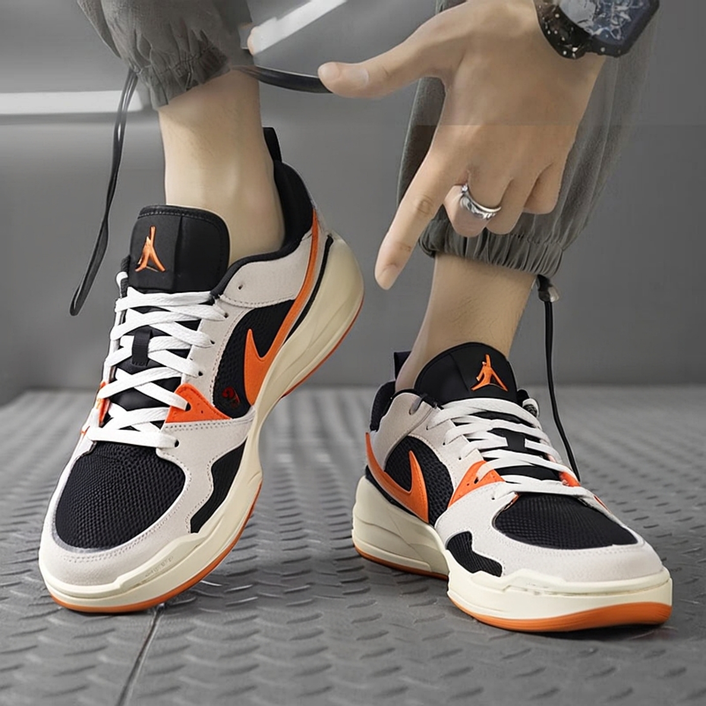 Nike耐克男鞋25秋新款运动鞋Jordan CMFT低帮复古板鞋HJ6777-018