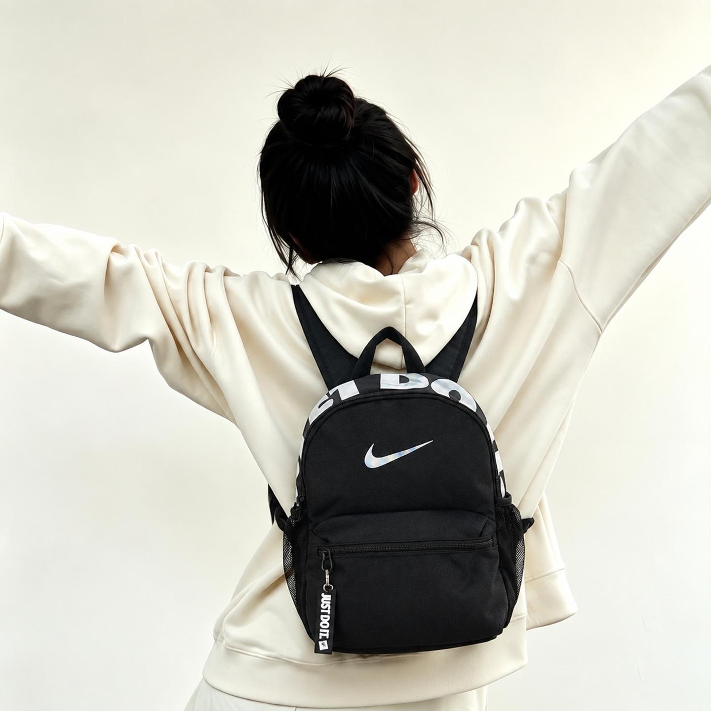 Nike耐克女生双肩包小学生书包										