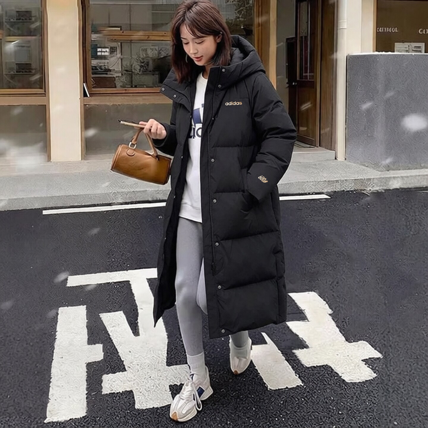 阿迪达斯2026冬季女装运动服休闲羽绒服鸭绒填充常规版型保暖外套