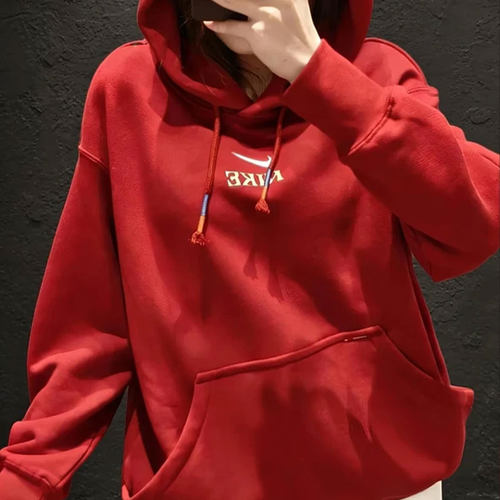 NIKE耐克女子红色卫衣马年系列CNY图案宽松连帽套头衫IQ3826-613