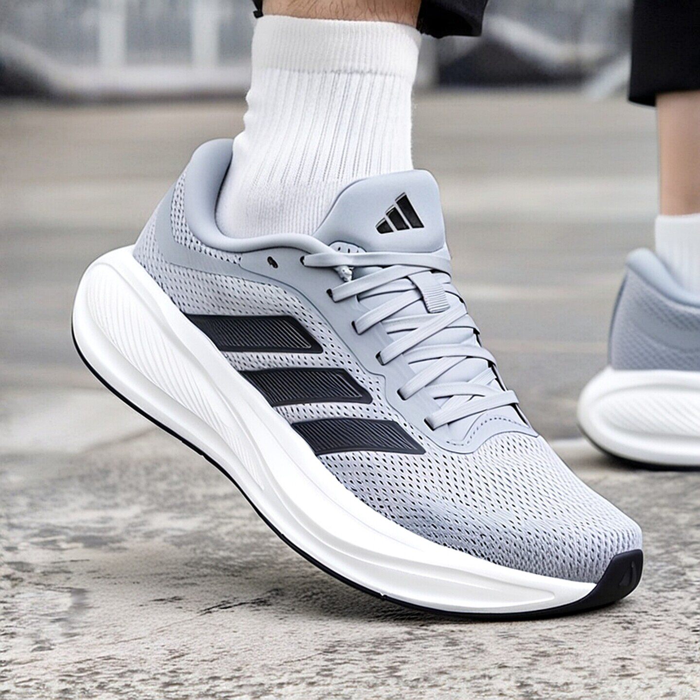 Adidas阿迪达斯官方正品跑步鞋男2026春新款透气运动鞋缓震