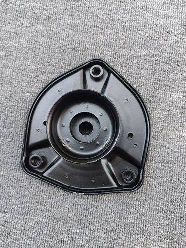 奔驰唯雅诺新威霆V260W636W639W447W448前减震顶胶平面轴承
