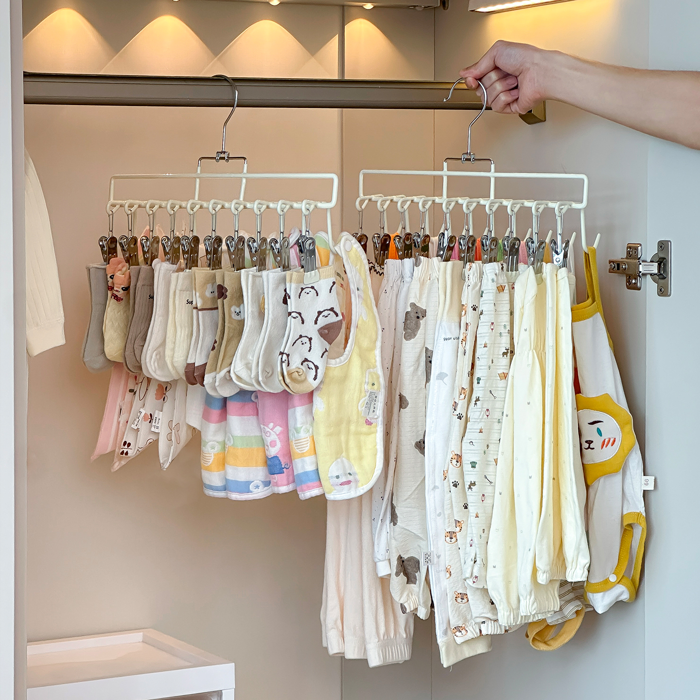 婴儿衣架多夹子宝宝衣柜收纳神器