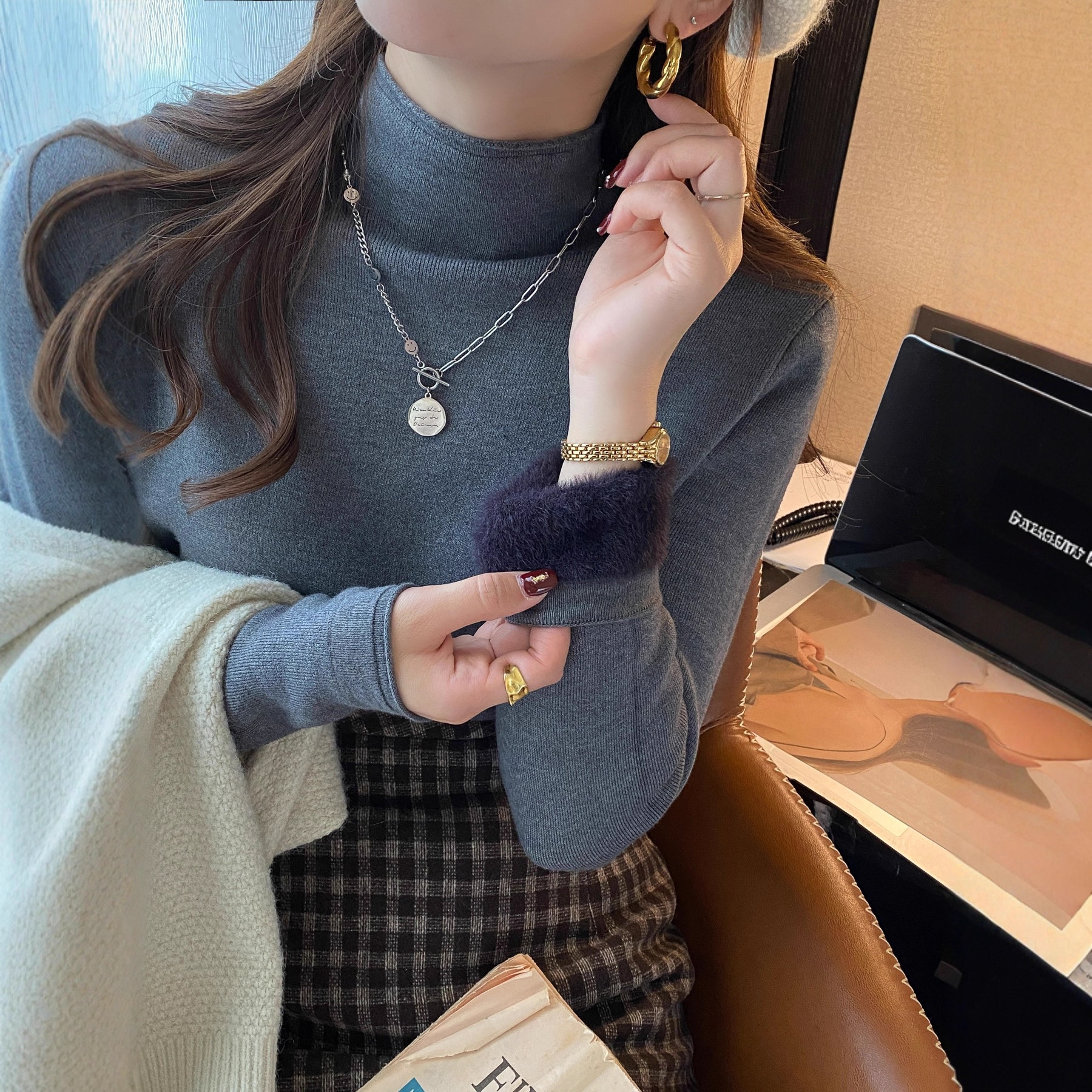 加绒加厚打底衫女冬2024新款内搭一体加绒毛衣洋气高级感针织上衣