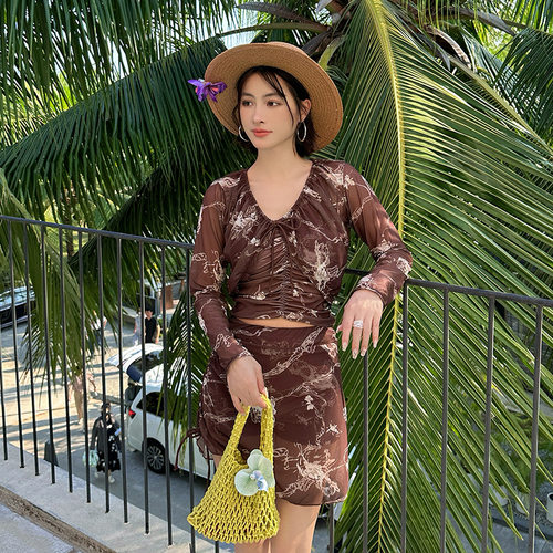 游泳衣女2025年新款分体四件套胖mm大码遮肉显瘦韩国ins风泡温泉