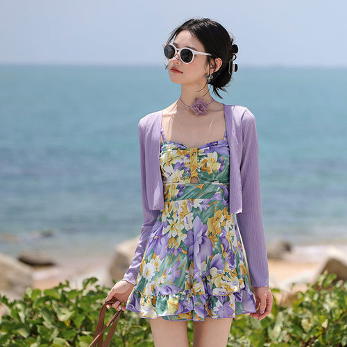 2025新款泳衣女连体裙式保守遮肚显瘦性感韩国ins风泡温泉游泳装