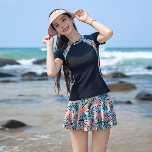 2024新款泳衣女保守遮肚显瘦韩国ins仙女范平角两件套泡温泉泳装