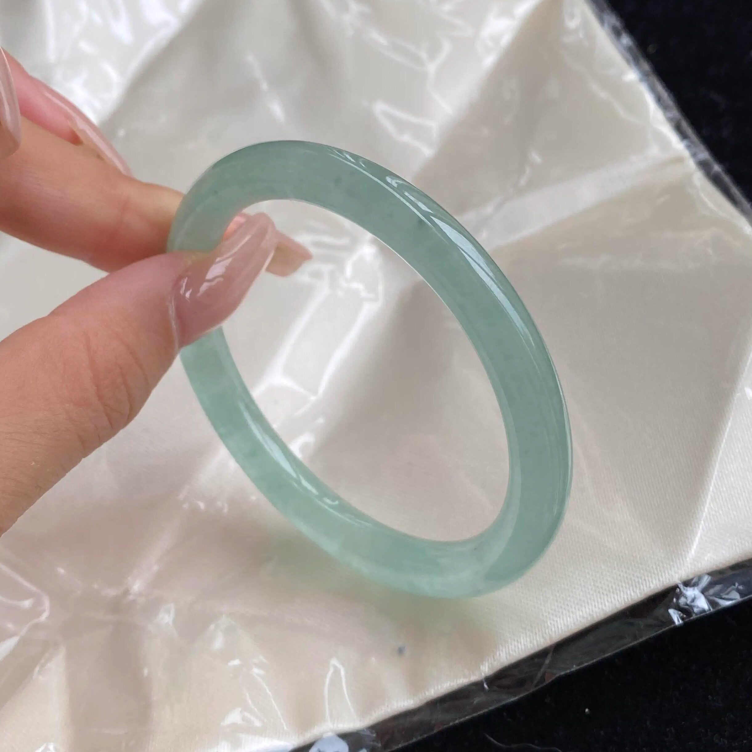 玉长情高端缅甸翡翠高冰种浅油青玉手镯子小圆条正品女款真玉处理