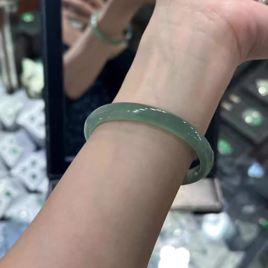 玉长情高端缅甸翡翠油青纯色高冰种亮透手镯子女款贵妃真玉石处理