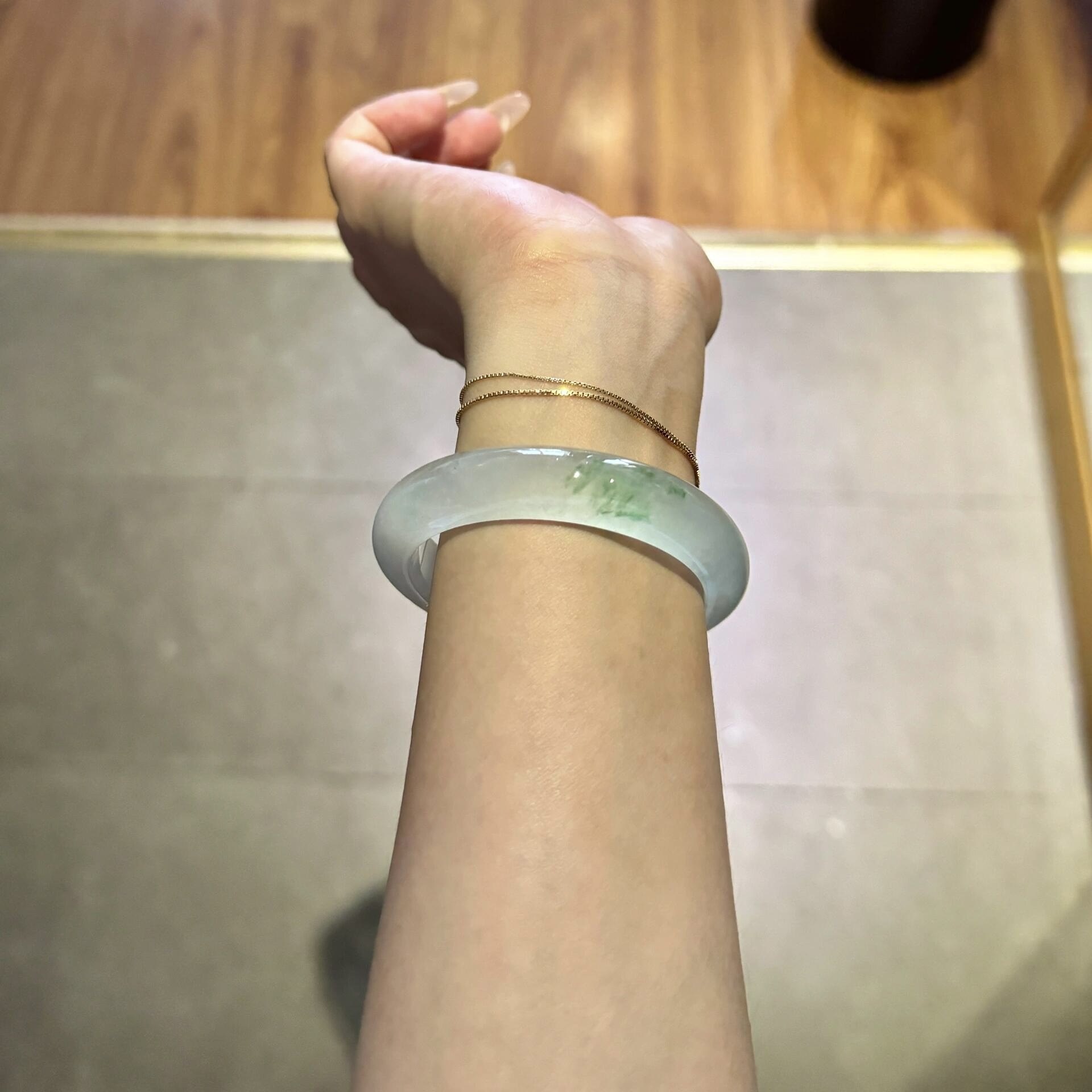 玉长情高端缅甸翡翠高冰种飘花阳绿翡翠玉手镯子女款贵妃玉石处理