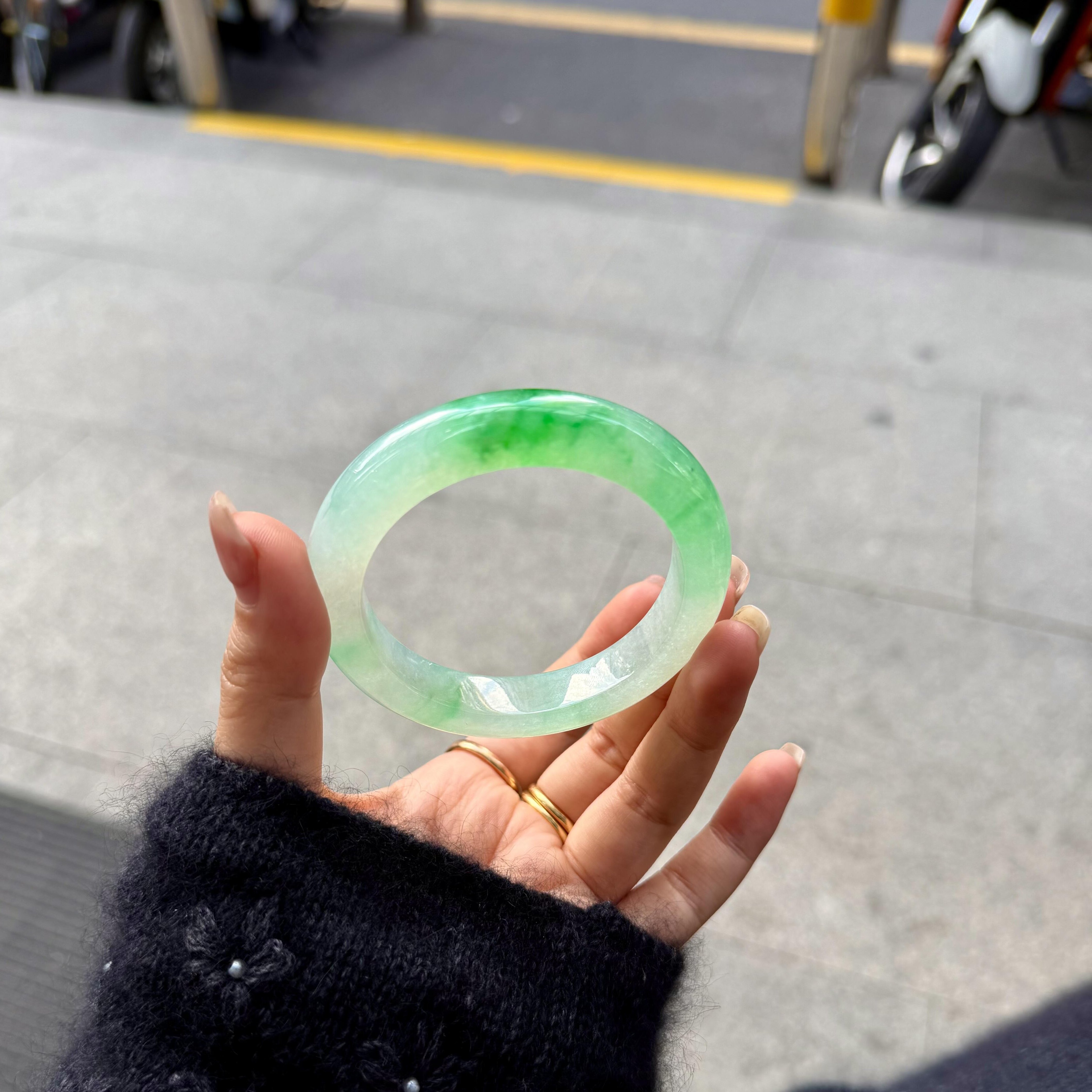 玉长情高端缅甸翡翠玉手镯子女款白底青阳绿飘花正品正圈玉石处理
