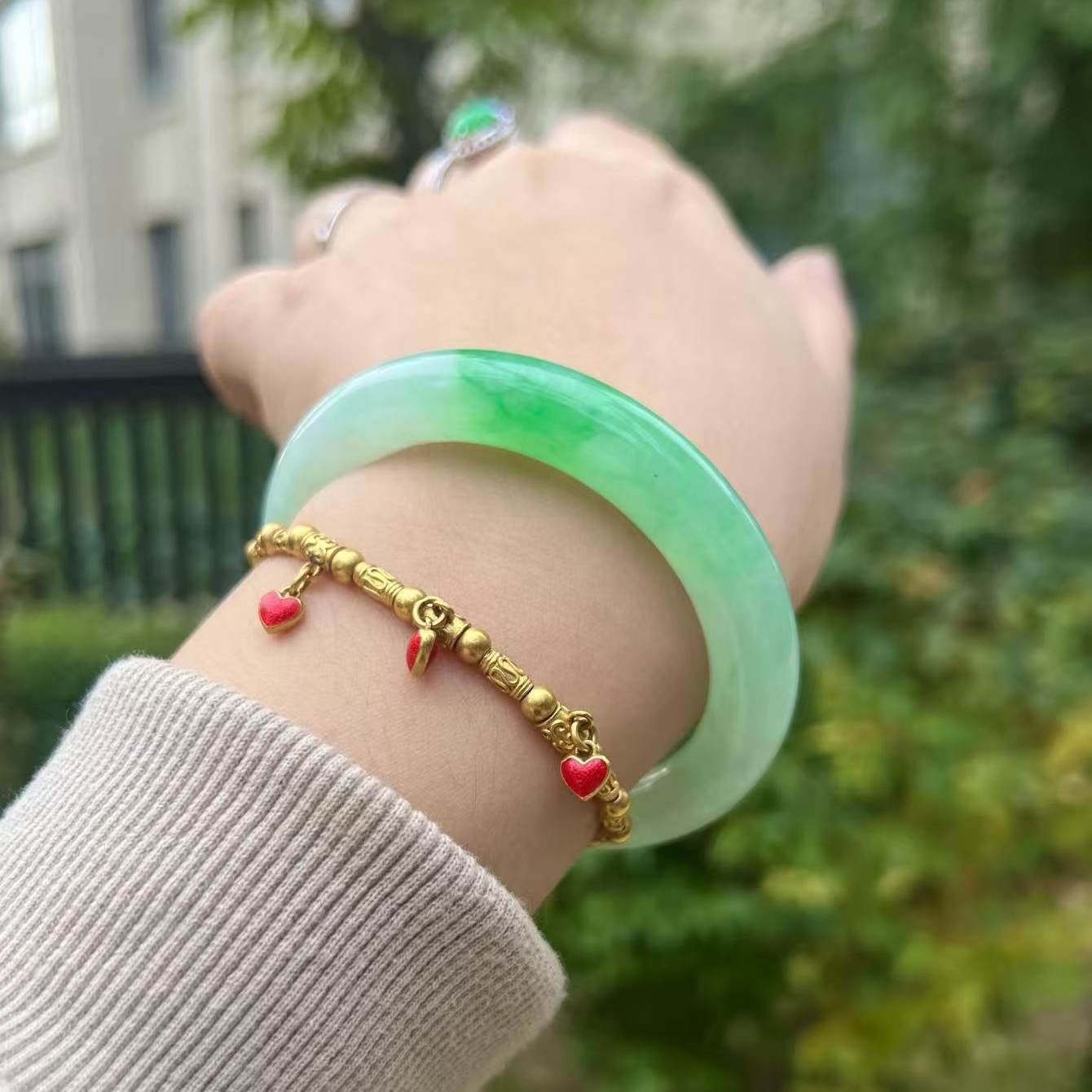 玉长情高端缅甸翡翠冰种飘花玉手镯子正品半山水阳绿女款玉石处理