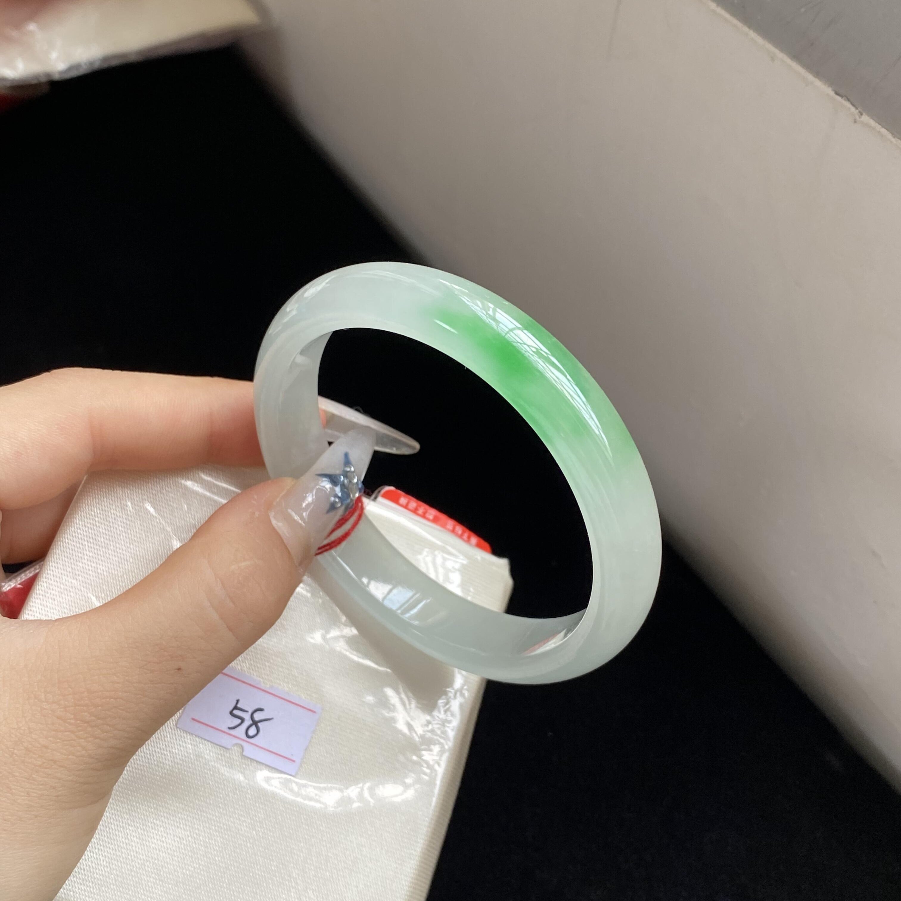 玉长情缅甸白底青飘花翡翠冰种高端玉手镯子正品女款贵妃玉石处理