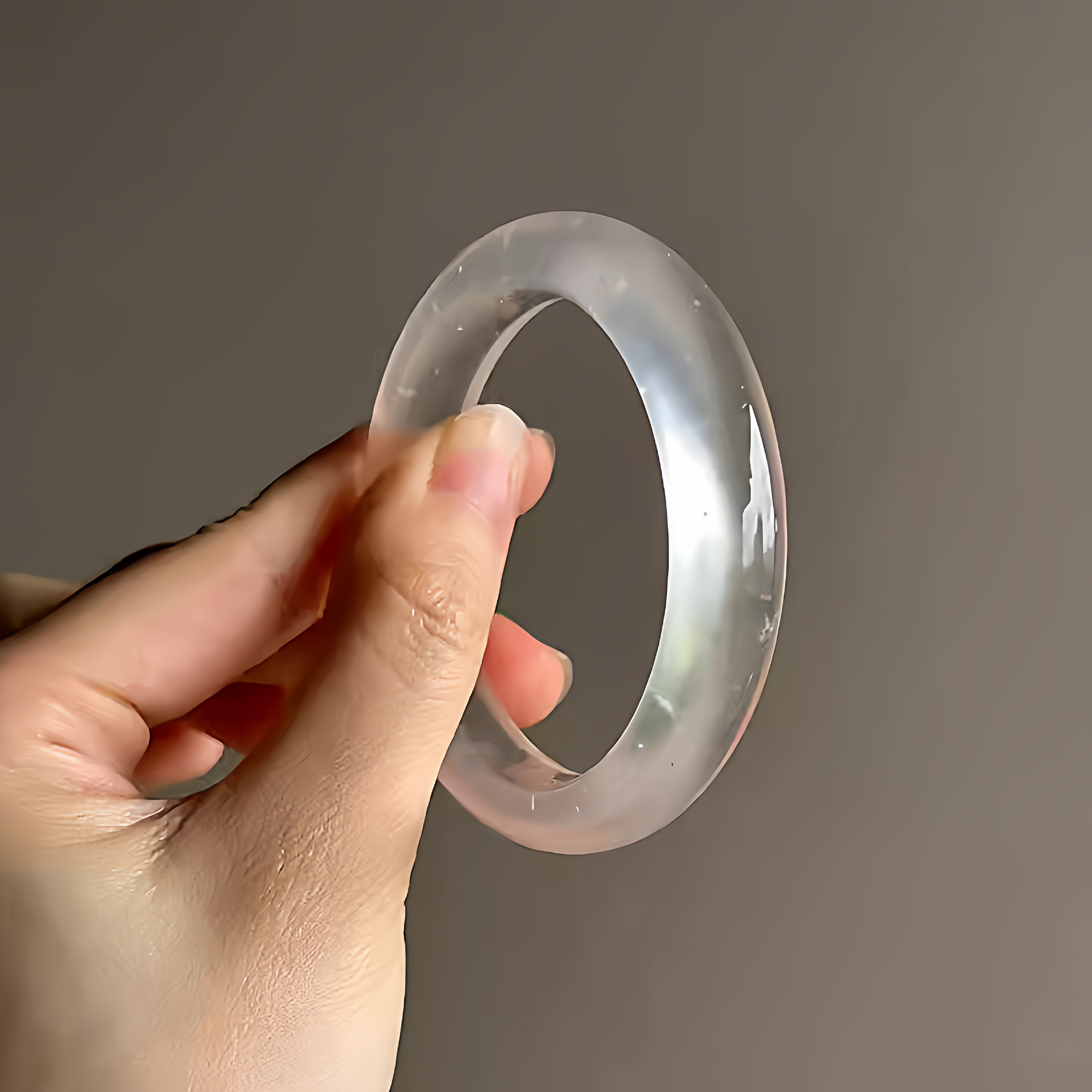 玉长情白月光冰种玉髓玛瑙平替女款石英岩步离镯贵妃玉手镯子处理