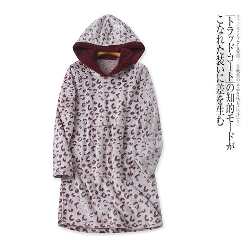 连帽领套头长袖袋鼠兜印花家居服